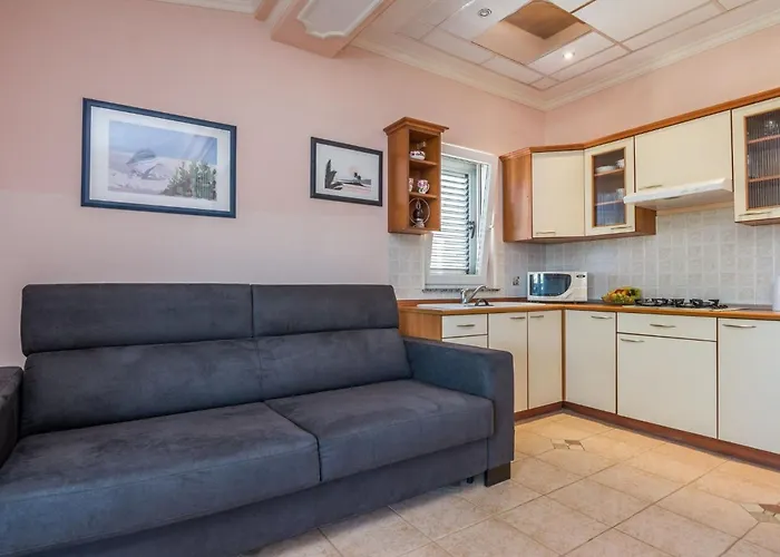 Weiss 1 By Interhome