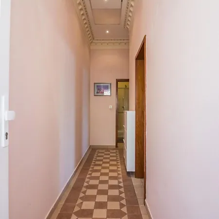 Weiss 1 By Interhome Apartman Vir